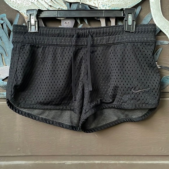 Nike Pair Shorts - Picture 8 of 11